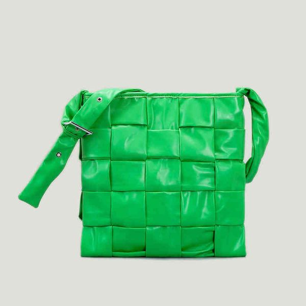 shopping bags spring and summer new woven plaid tote large capacity simple single shoulder messenger armpit women's bag 220420
shopping bags spring and summer new woven plaid tote large capacity simple single shoulder messenger armpit women's bag 220420