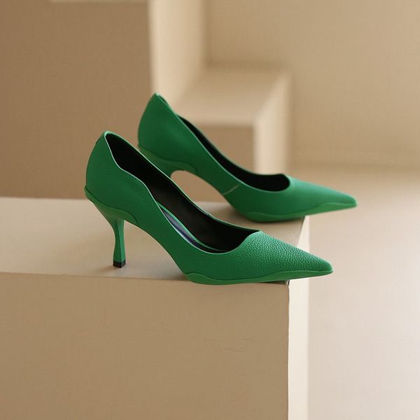 green black white so kate wedding dress shoes cow leather thin heel lady red carpet shoes
green black white so kate wedding dress shoes cow leather thin heel lady red carpet shoes