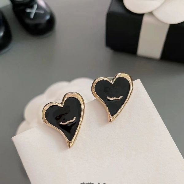 simple 18k gold plated luxury brand designers c-letters stud geometric famous women black heart earring wedding party jewerlry studs c095, Golden;silver
simple 18k gold plated luxury brand designers c-letters stud geometric famous women black heart earring wedding party jewerlry studs c095, Golden;silver