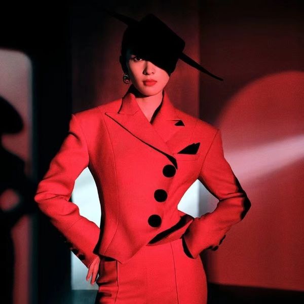 778 new women red blazers lion head button double breasted classic suit coat female formal business slim blazer jacket women, White;black
778 new women red blazers lion head button double breasted classic suit coat female formal business slim blazer jacket women, White;black