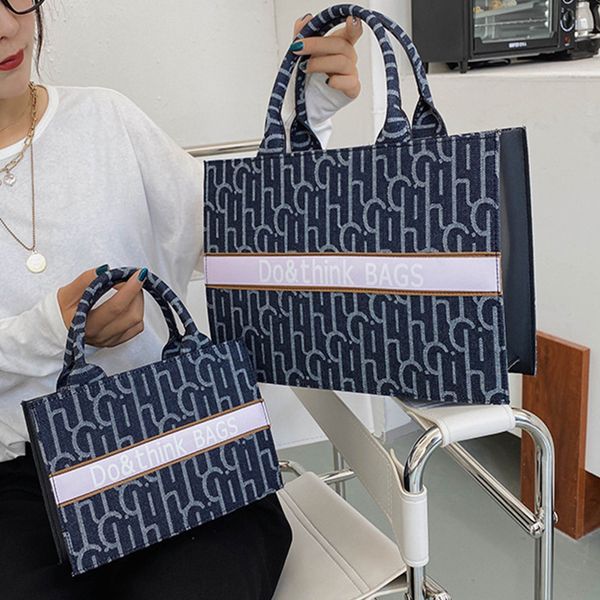 luxury designer handbag for women womens large-capacity zipper handbag high-quality casual shopping handbags woman
luxury designer handbag for women womens large-capacity zipper handbag high-quality casual shopping handbags woman