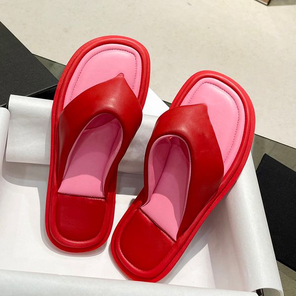 ladies classicdesigner slippers fashion cowhide fabric flat beach shoes men non-slip wear-resistant muller shoes retro sandals flip-flops, Black
ladies classicdesigner slippers fashion cowhide fabric flat beach shoes men non-slip wear-resistant muller shoes retro sandals flip-flops, Black