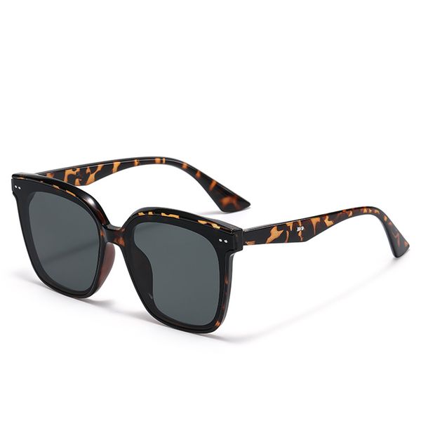 sunglasses men square fashion women designer classic glasses high-quality, White;black
sunglasses men square fashion women designer classic glasses high-quality, White;black