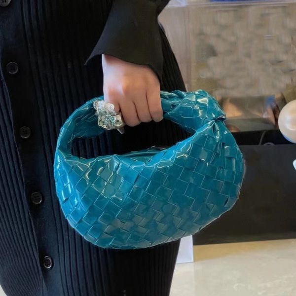 2022 the cowhide patent leather knot bag weave real leather handmade sling bags shopper bags luxury designer small totes
2022 the cowhide patent leather knot bag weave real leather handmade sling bags shopper bags luxury designer small totes