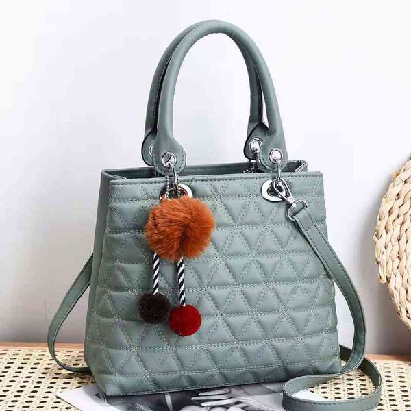 spring and summer foreign style bag women's 2022 new fashion korean version one shoulder messenger bag small lingge princess dai luxury
spring and summer foreign style bag women's 2022 new fashion korean version one shoulder messenger bag small lingge princess dai luxury