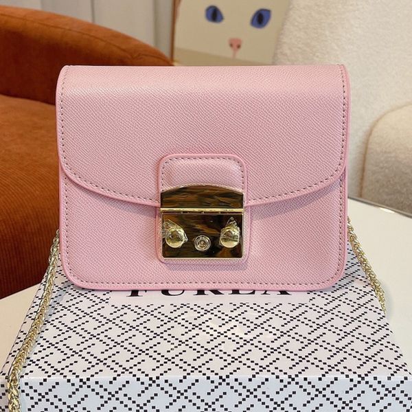 famous brand genuine leather shoulder bag for women 2022 luxury designe lady crossbody high-quality woman's bag purse5
famous brand genuine leather shoulder bag for women 2022 luxury designe lady crossbody high-quality woman's bag purse5
