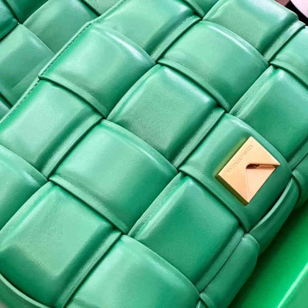 large bvbag diva new green woven lattice pillow tofu sheepskin cloud oblique cross small square female
large bvbag diva new green woven lattice pillow tofu sheepskin cloud oblique cross small square female