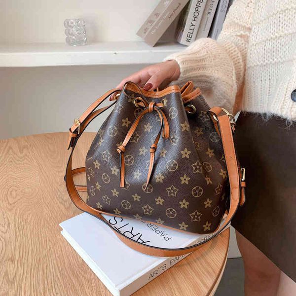 65% outlet online sales women's bucket drawstring foreign style net red single shoulder messenger bag personality trend
65% outlet online sales women's bucket drawstring foreign style net red single shoulder messenger bag personality trend