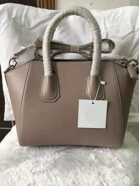 imitate genuine designer hand s silver buckle hardware medium handbags nappa grained leather cotton lining shoulder bag trapezoid
imitate genuine designer hand s silver buckle hardware medium handbags nappa grained leather cotton lining shoulder bag trapezoid