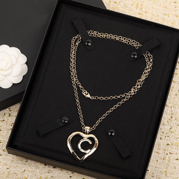 2022 charm heart shape pendant necklace with hollow design in 18k gold plated for women wedding jewelry gift have box stamp ps7664, Golden
2022 charm heart shape pendant necklace with hollow design in 18k gold plated for women wedding jewelry gift have box stamp ps7664, Golden