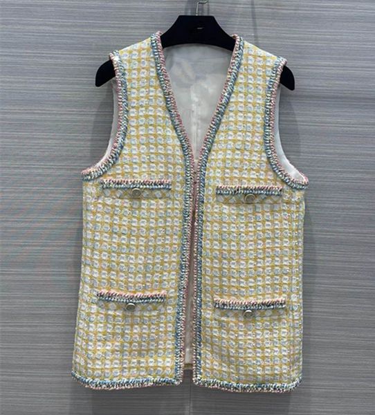 european and american women's clothing winter 2022 new sleeveless v-neck fine button plaid fashion tweed waistcoat coat, Black
european and american women's clothing winter 2022 new sleeveless v-neck fine button plaid fashion tweed waistcoat coat, Black
