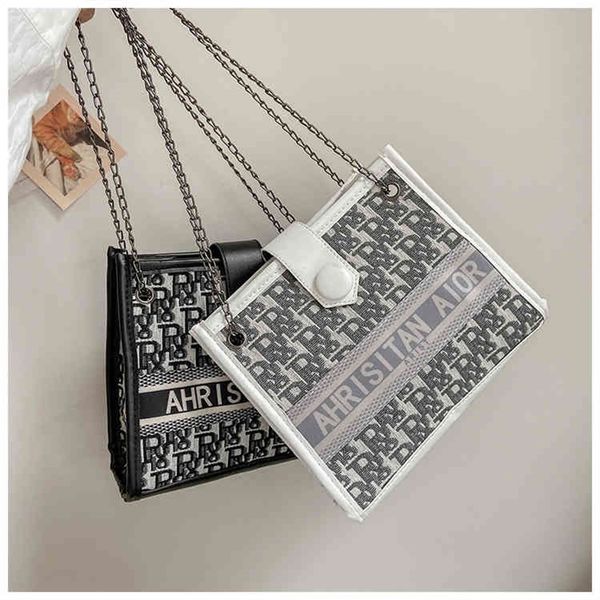 large capacity women's new red single fashion chain foreign style hand lift quality tote design purses online
large capacity women's new red single fashion chain foreign style hand lift quality tote design purses online