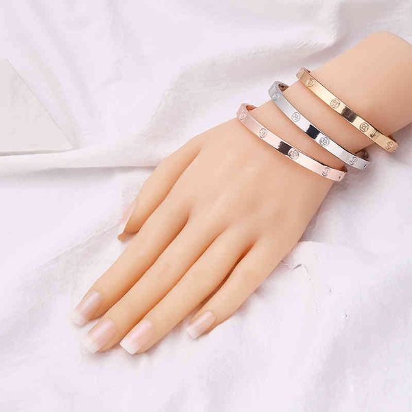 bt selling card home bracelet rose gold kc gold couple classic bracelet, Golden;silver
bt selling card home bracelet rose gold kc gold couple classic bracelet, Golden;silver