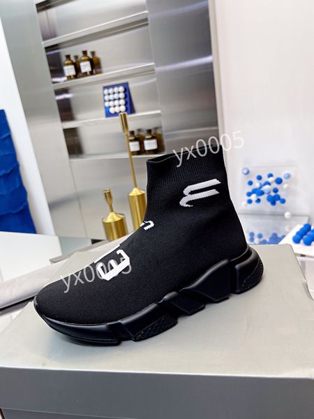 designer casual shoes platform black men woman trainer runner sneaker sock shoe master embossed lady womens speeds booties paris ly220109
designer casual shoes platform black men woman trainer runner sneaker sock shoe master embossed lady womens speeds booties paris ly220109