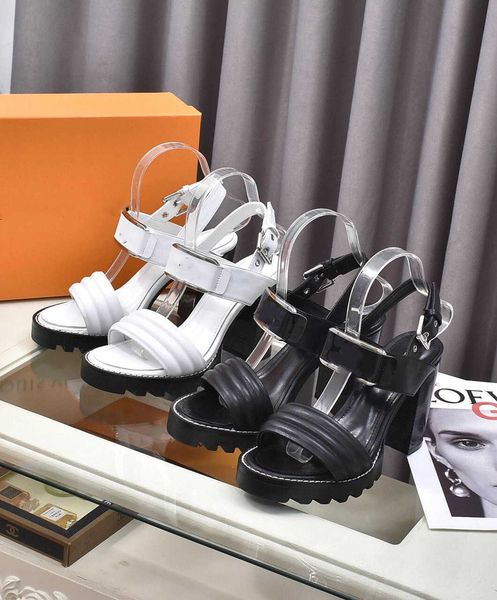 2022 mens women slides summer slippers sandals scuffs beach slide leisure slipper fashion lady bathroom home shoes house flip flops with, Black
2022 mens women slides summer slippers sandals scuffs beach slide leisure slipper fashion lady bathroom home shoes house flip flops with, Black