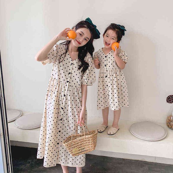 summer family matching dot dress mom and daughter cotton loose short sleeve v-neck dresses single-breasted clothes aa220326, Red;yellow
summer family matching dot dress mom and daughter cotton loose short sleeve v-neck dresses single-breasted clothes aa220326, Red;yellow