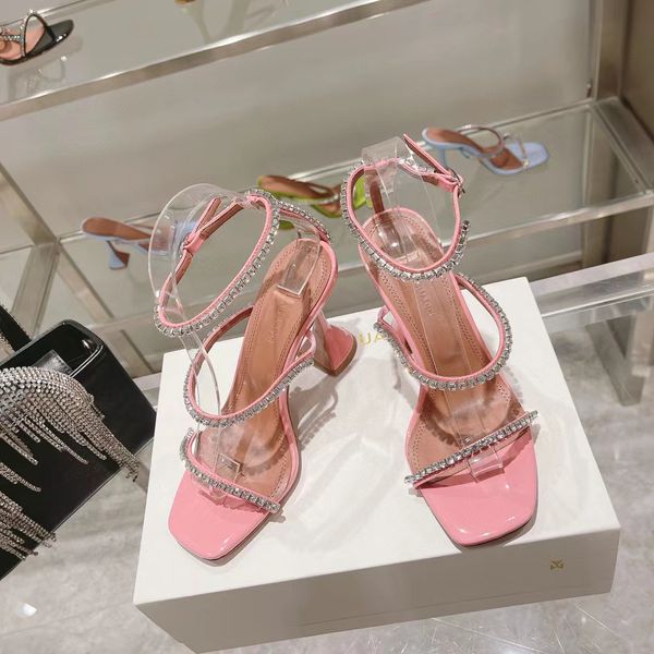 heels amina muaddi designer sliders women sandals classic slippers leather color party wedding dress shoes travel outdoor beach heat sandal, Black
heels amina muaddi designer sliders women sandals classic slippers leather color party wedding dress shoes travel outdoor beach heat sandal, Black