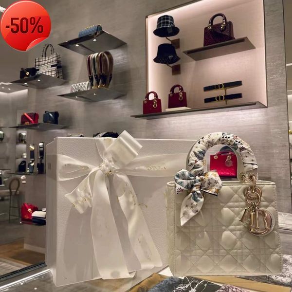designer bags popular online diana 2022 new women's fashion versatile msenger high sense single shoulder small square tote evening clut
designer bags popular online diana 2022 new women's fashion versatile msenger high sense single shoulder small square tote evening clut