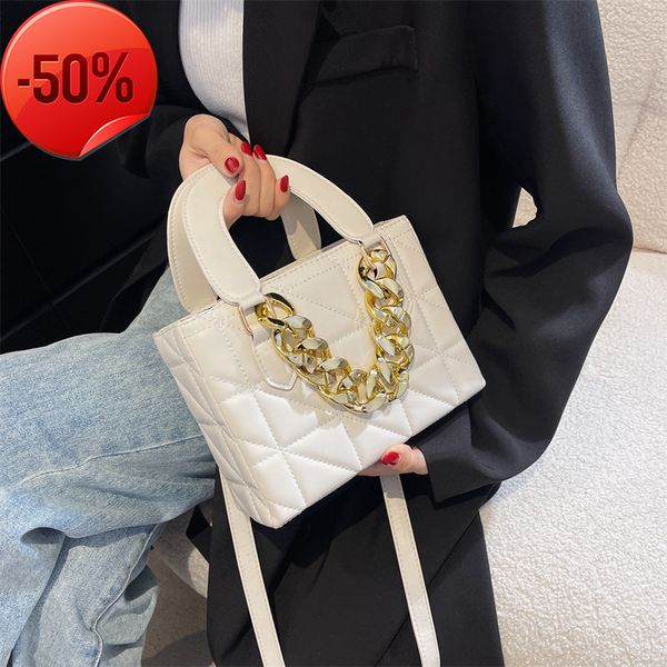 fashion luxury designerbag 2022 new versatile chain strap portable princess of wales lingge single shoulder messenger women's bag
fashion luxury designerbag 2022 new versatile chain strap portable princess of wales lingge single shoulder messenger women's bag