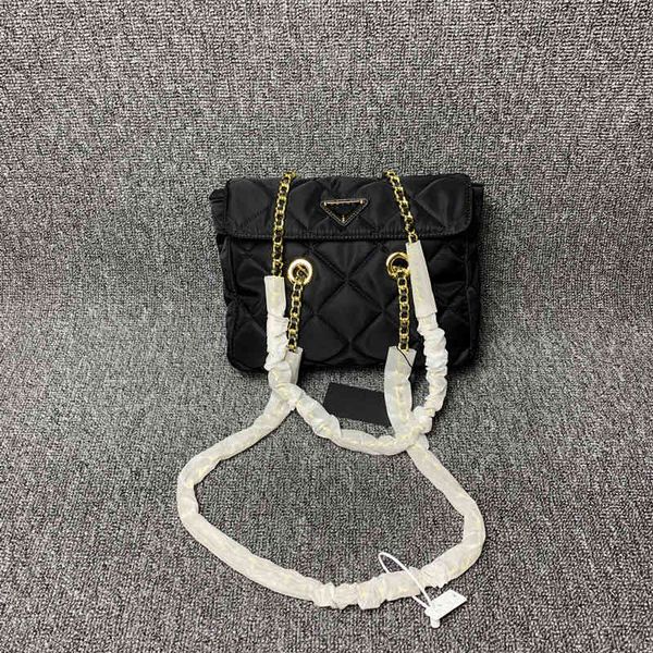 handbags new family parachute vintage large capacity tote bag female rhombic chain messenger bag purse
handbags new family parachute vintage large capacity tote bag female rhombic chain messenger bag purse