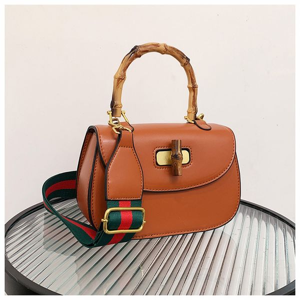 fashion bamboo handle women handbags designer shoulder bags luxury pu leather crossbody bag vintage saddle small flap purse
fashion bamboo handle women handbags designer shoulder bags luxury pu leather crossbody bag vintage saddle small flap purse