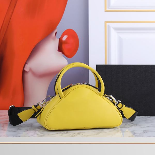 triangle bowling bag genuine leaher handbag good-looking crossbody bag shoulder bags, Black;red
triangle bowling bag genuine leaher handbag good-looking crossbody bag shoulder bags, Black;red