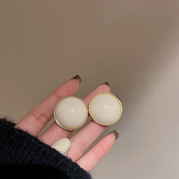925 silver needle cream white pearl earrings french simplicity special interest light luxury earrings elegant high sense autumn/winter earri, Golden
925 silver needle cream white pearl earrings french simplicity special interest light luxury earrings elegant high sense autumn/winter earri, Golden