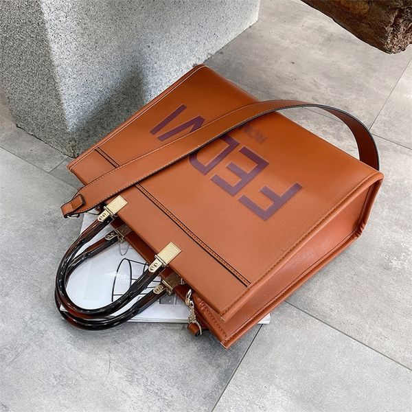 40% off 2022 trendy s large capacity women's autumn and new fashion hand messenger bag
40% off 2022 trendy s large capacity women's autumn and new fashion hand messenger bag