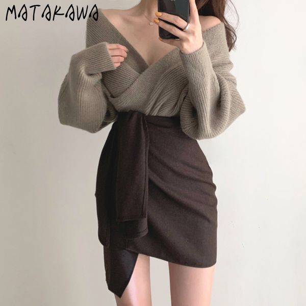 longsleeved knitted sweaters fall women korean chic pullovers temperament deep vneck cross sweater woman 210506, White;black
longsleeved knitted sweaters fall women korean chic pullovers temperament deep vneck cross sweater woman 210506, White;black