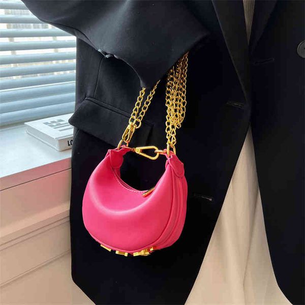 factory wholesale early spring wrist bag net red mrs. chen same one shoulder messenger bag fashion chain letter hand
factory wholesale early spring wrist bag net red mrs. chen same one shoulder messenger bag fashion chain letter hand