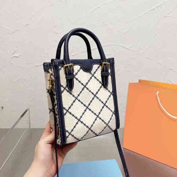 bags tote brand designer wallet for women small square fashion handbag shoulder crossbody female shopping purses 211220
bags tote brand designer wallet for women small square fashion handbag shoulder crossbody female shopping purses 211220