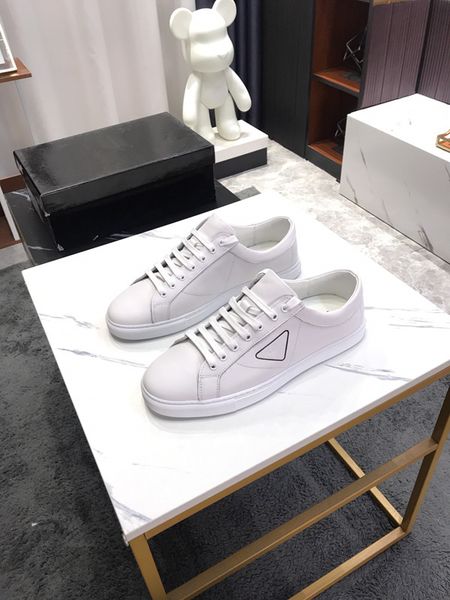 luxury concise solid lace up men shoes new simplicity spring autumn sneakers leather casual outdoors fashion comfortable round toe 0409
luxury concise solid lace up men shoes new simplicity spring autumn sneakers leather casual outdoors fashion comfortable round toe 0409