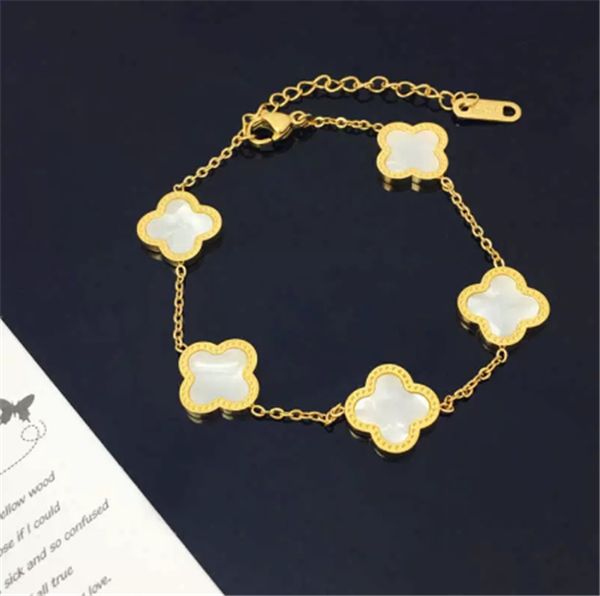 luxury designer jewelry women leather bracelet with heart lock hardware charm pu bracelets four leaf flower pattern gold bag pendant hanging, Golden;silver
luxury designer jewelry women leather bracelet with heart lock hardware charm pu bracelets four leaf flower pattern gold bag pendant hanging, Golden;silver