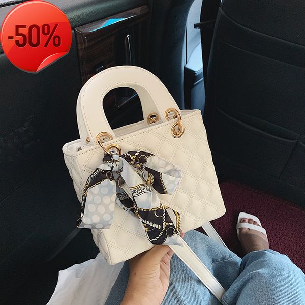 the factory directly advanced sense of foreign style small new fashion popular women's portable single shoulder bag diana bag mini
the factory directly advanced sense of foreign style small new fashion popular women's portable single shoulder bag diana bag mini