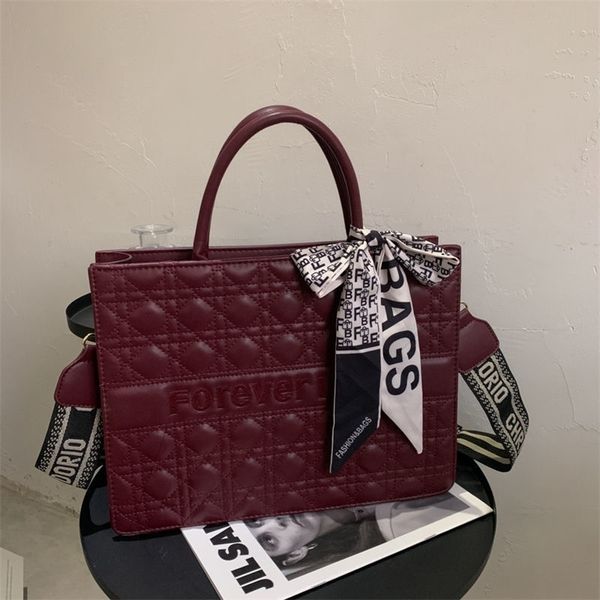 large new small fragrance women's large capacity simple fashionable tot portable one leisure messenger clearance outlet sale
large new small fragrance women's large capacity simple fashionable tot portable one leisure messenger clearance outlet sale