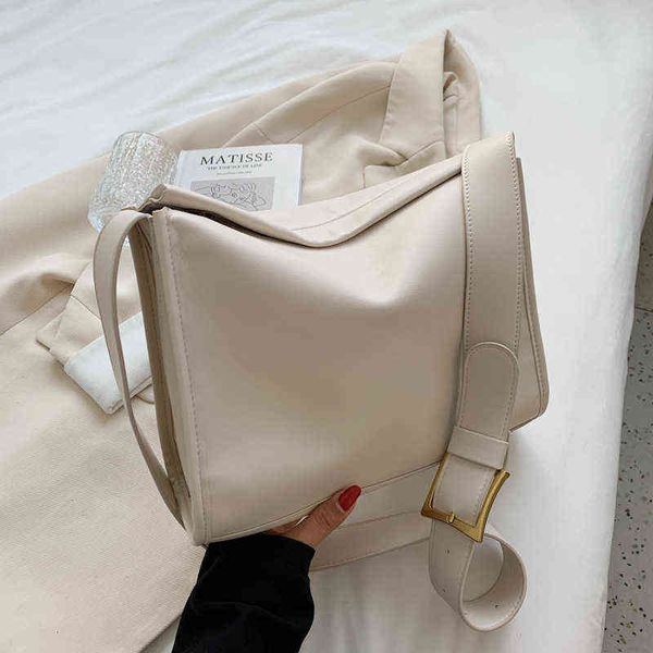simple broadband small square bag2021new small fresh autumn fashion high-quality ladies luxury casual shoulder bag messenger bag g220506
simple broadband small square bag2021new small fresh autumn fashion high-quality ladies luxury casual shoulder bag messenger bag g220506
