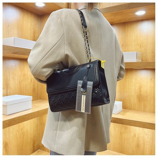 62% off 2022 new designer bags fashion single shoulder messenger large capacity embossed chain women's
62% off 2022 new designer bags fashion single shoulder messenger large capacity embossed chain women's