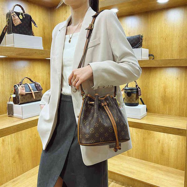 kuya ky women's bag small bucket menger single shoulder menger bag drawstring style in spring and summer of 2022
kuya ky women's bag small bucket menger single shoulder menger bag drawstring style in spring and summer of 2022