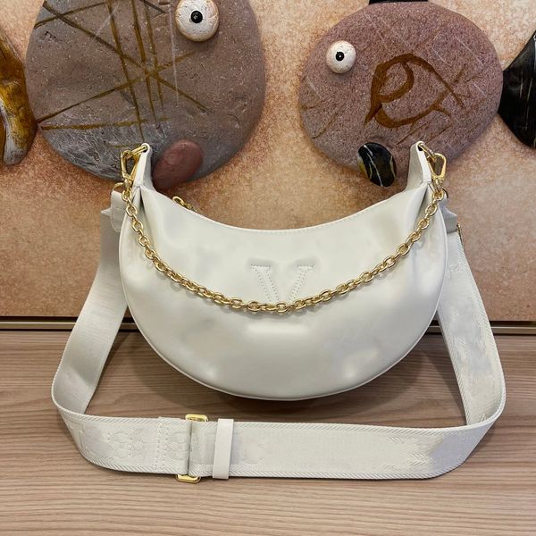 designer ladies single shoulder crescentic totes hand-held canvas shoulder leather luxury goods classic fashion brand one-shoulder zipper
designer ladies single shoulder crescentic totes hand-held canvas shoulder leather luxury goods classic fashion brand one-shoulder zipper