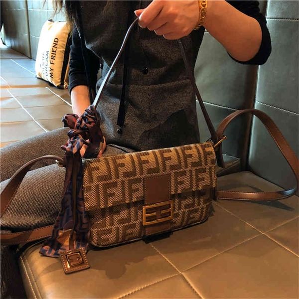 hong kong women's new fashion high-grade feeling versatile armpit fashion leisure messenger small square clearance outlet sale
hong kong women's new fashion high-grade feeling versatile armpit fashion leisure messenger small square clearance outlet sale