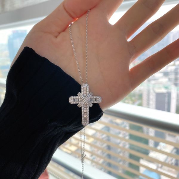 original designer necklace 14k gold paved diamond cross pendant 925 sterling silver party wedding fashion pendants necklace for women men mo
original designer necklace 14k gold paved diamond cross pendant 925 sterling silver party wedding fashion pendants necklace for women men mo