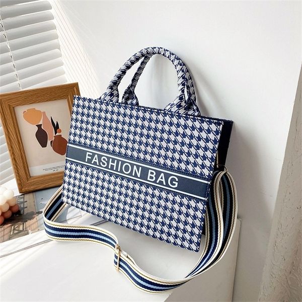 female fashion net red large capacity same shopping embroidered tote 70% off wholesale sales
female fashion net red large capacity same shopping embroidered tote 70% off wholesale sales