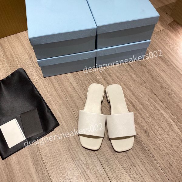 2022 latest men womens sports shoes solid color series simple fashionable leather material comfortable and soft hx220306, Black
2022 latest men womens sports shoes solid color series simple fashionable leather material comfortable and soft hx220306, Black