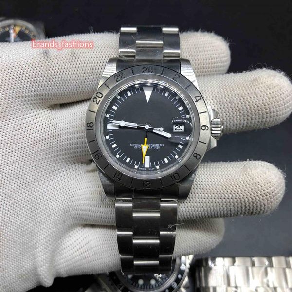 boutique men's wristwatch retro silver stainless steel watch multi-function watch black face automatic mechanical watches344u, Slivery;brown
boutique men's wristwatch retro silver stainless steel watch multi-function watch black face automatic mechanical watches344u, Slivery;brown