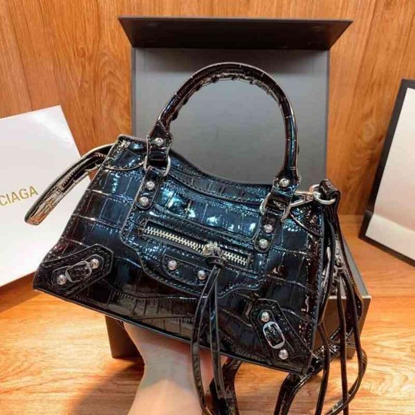 handbags balencaigass luxury designer bags locomotive bag minicity tassel classic retro rivet single shoulder diagonal s
handbags balencaigass luxury designer bags locomotive bag minicity tassel classic retro rivet single shoulder diagonal s