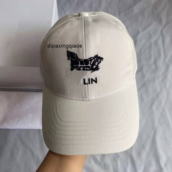 ball caps celina 2022 new carriage embroidered men's and women's fashion baseball cap, Blue;gray
ball caps celina 2022 new carriage embroidered men's and women's fashion baseball cap, Blue;gray
