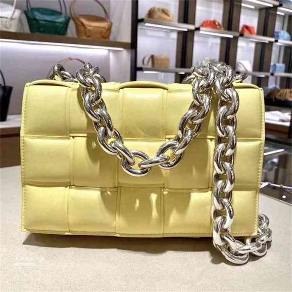 venetas bottegas baodiejia bv21 classic woven pillow bag thick chain one shoulder messenger handbag5 czz5
venetas bottegas baodiejia bv21 classic woven pillow bag thick chain one shoulder messenger handbag5 czz5