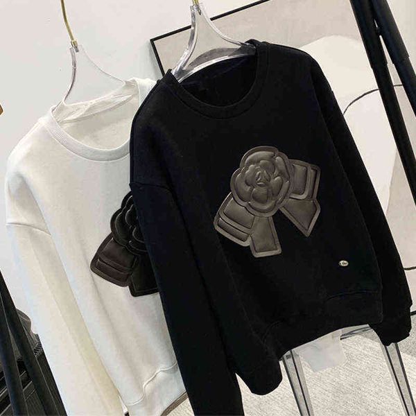sweater spring new camellia pu leather patch long sleeve women's white pullover versatile t-shirt
sweater spring new camellia pu leather patch long sleeve women's white pullover versatile t-shirt
