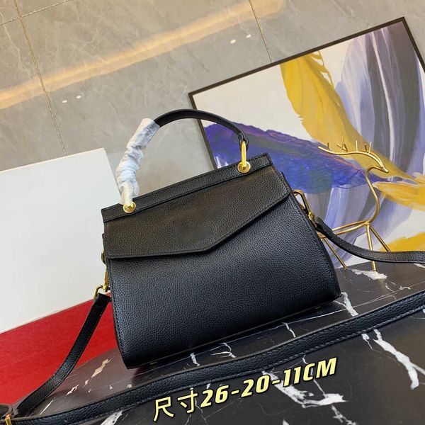 the new listing fashion discount shoulder bags cross body bag famous designer high capacity fashion simple luxury handbag
the new listing fashion discount shoulder bags cross body bag famous designer high capacity fashion simple luxury handbag