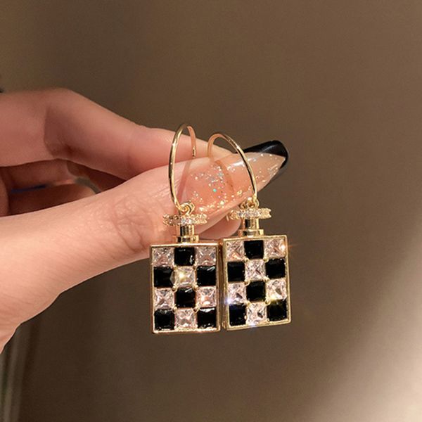 square black and white diamond dangle earrings for women korean fashion earring daily party jewelry gifts, Silver 
square black and white diamond dangle earrings for women korean fashion earring daily party jewelry gifts, Silver